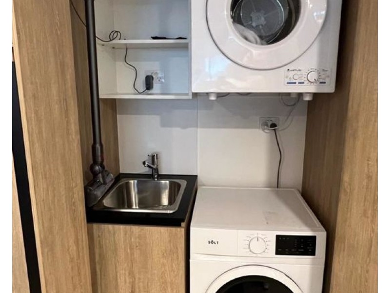 205/19 Deshon Street, Woolloongabba QLD 4102