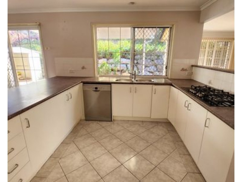 12 Calliandra Place, Sinnamon Park QLD 4073