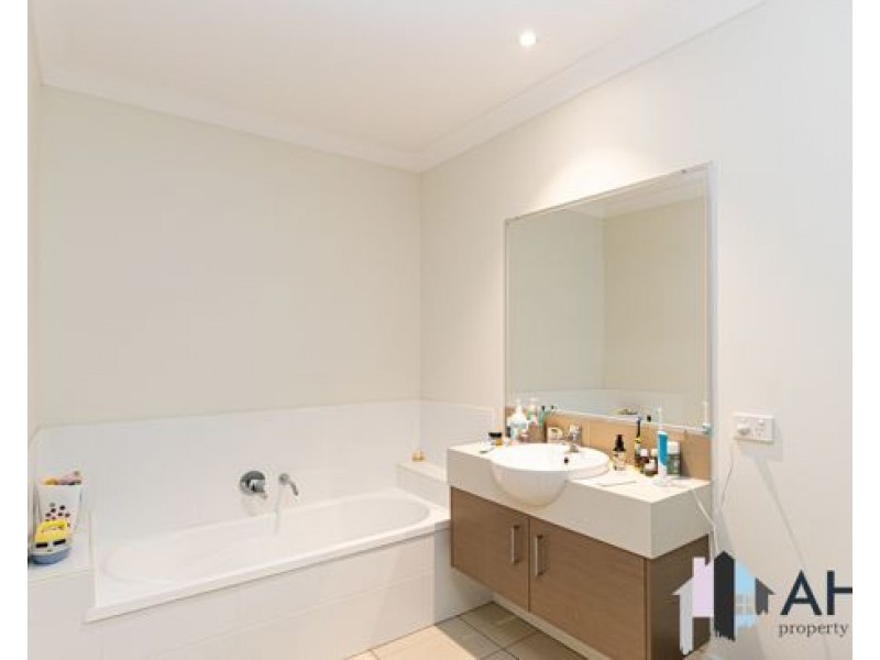 17/22 Yulia Street, Coombabah QLD 4216