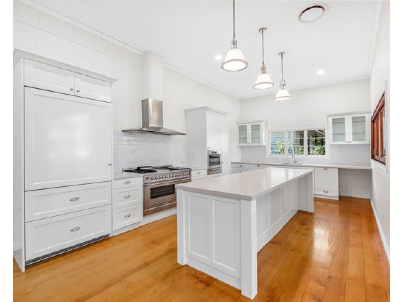 10 Crawford Rd, Chelmer QLD 4068