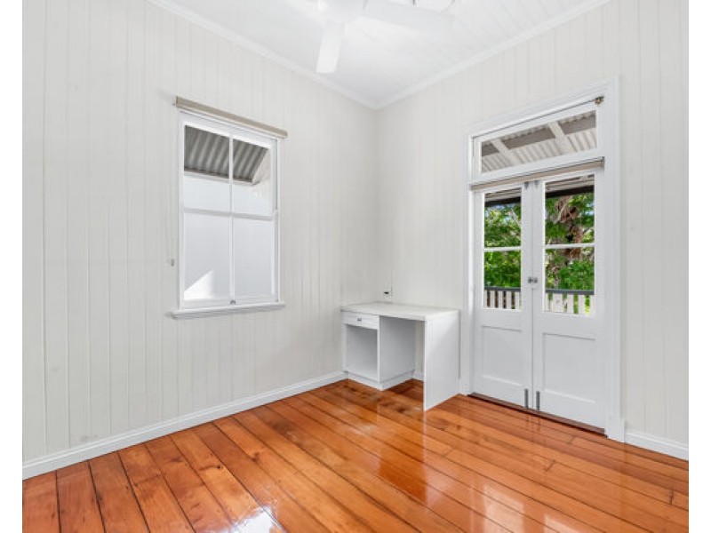 10 Crawford Rd, Chelmer QLD 4068