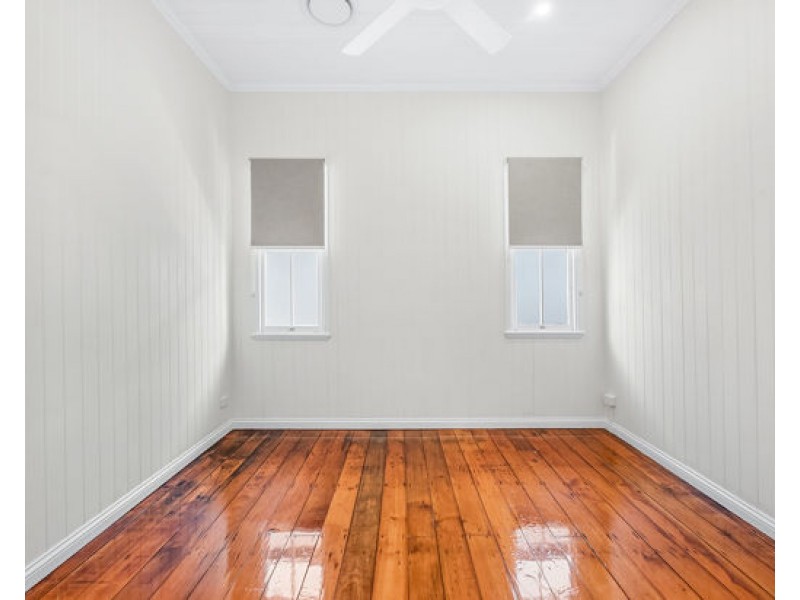 10 Crawford Rd, Chelmer QLD 4068