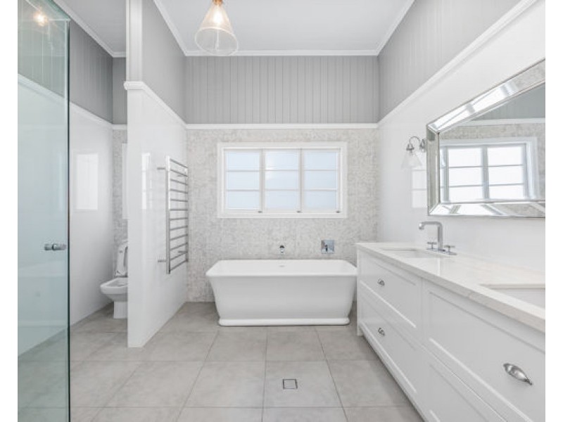 10 Crawford Rd, Chelmer QLD 4068