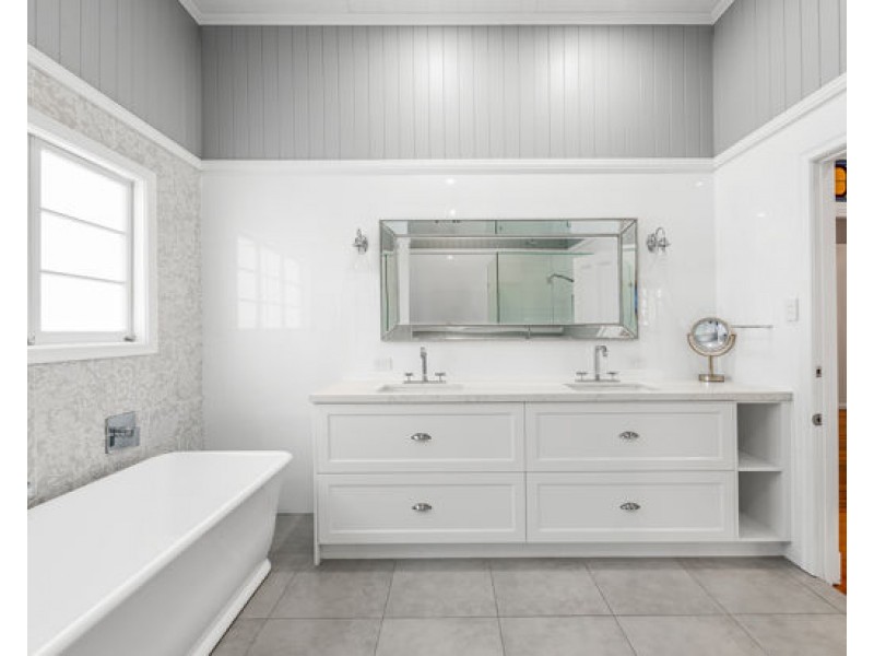 10 Crawford Rd, Chelmer QLD 4068