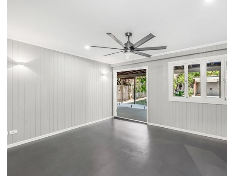 10 Crawford Rd, Chelmer QLD 4068