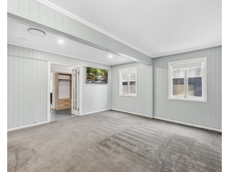 10 Crawford Rd, Chelmer QLD 4068