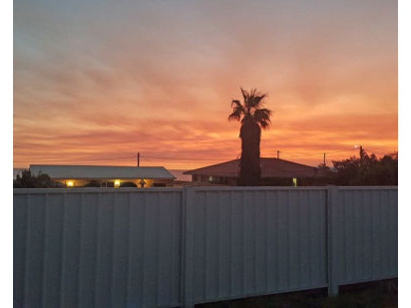 8 Julia Street, Waikiki WA 6169