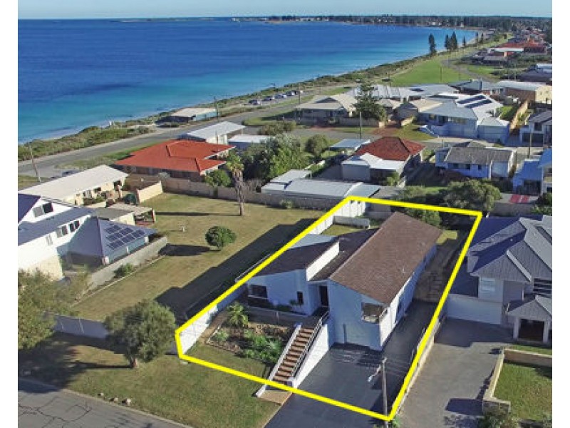 8 Julia Street, Waikiki WA 6169