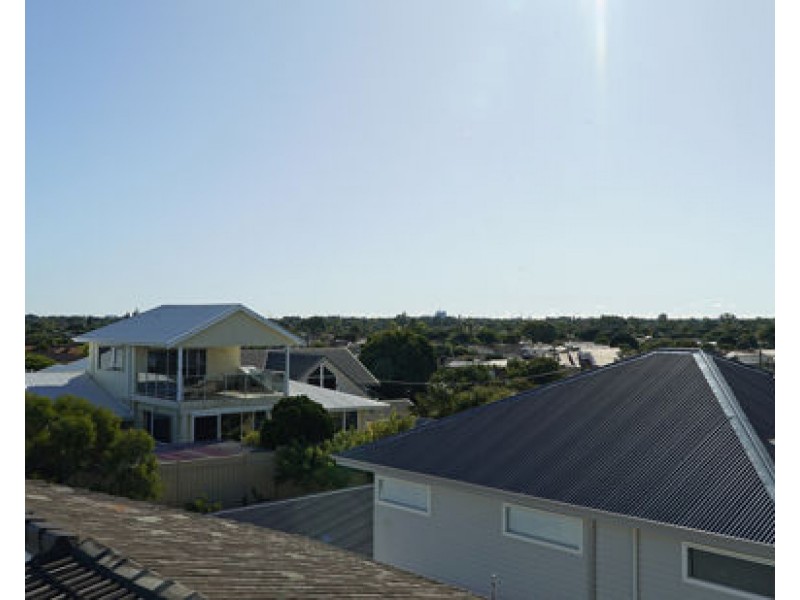 8 Julia Street, Waikiki WA 6169