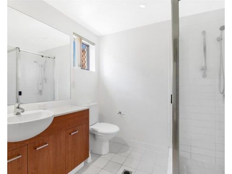 Unit 37/13-23 Bright Avenue, Labrador QLD 4215