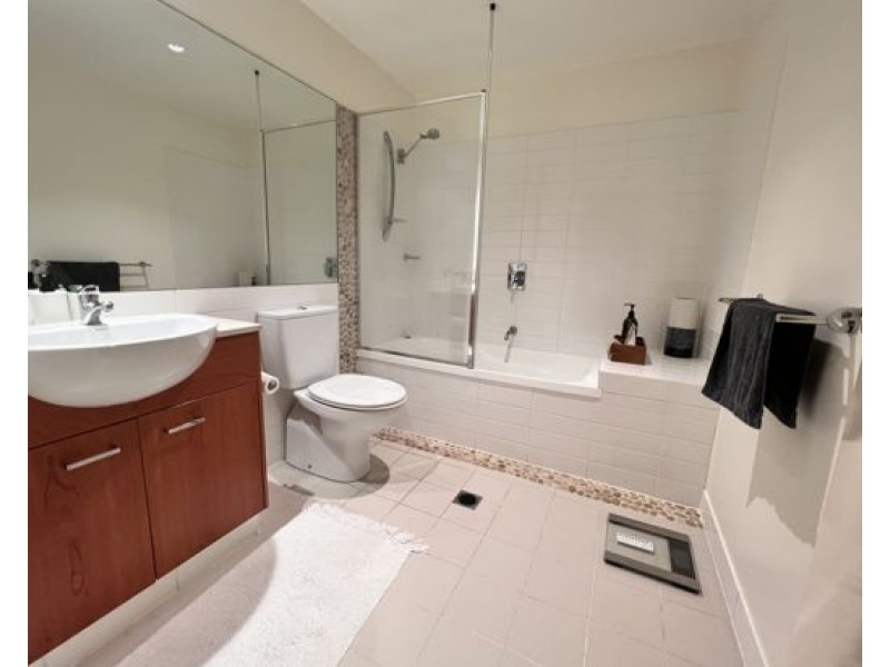 Unit 37/13-23 Bright Avenue, Labrador QLD 4215