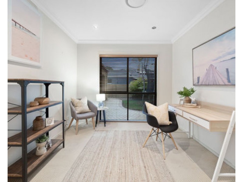 8 Fitzalan Circuit, Arundel QLD 4214