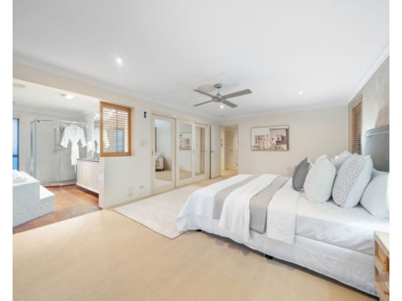 8 Fitzalan Circuit, Arundel QLD 4214