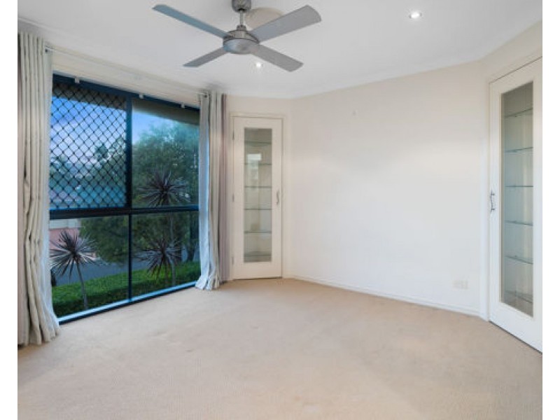 8 Fitzalan Circuit, Arundel QLD 4214