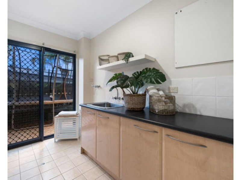 8 Fitzalan Circuit, Arundel QLD 4214