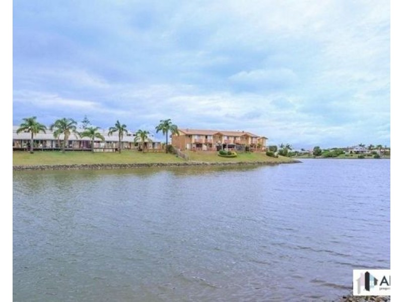 4 seafoam close, Varsity Lakes QLD 4227