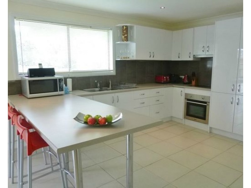23 Parkes Drive, Helensvale QLD 4212