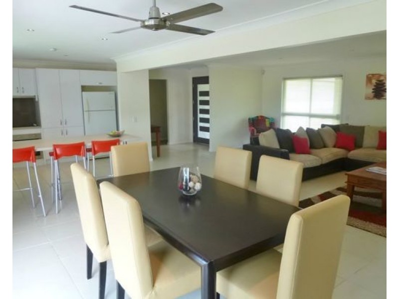 23 Parkes Drive, Helensvale QLD 4212