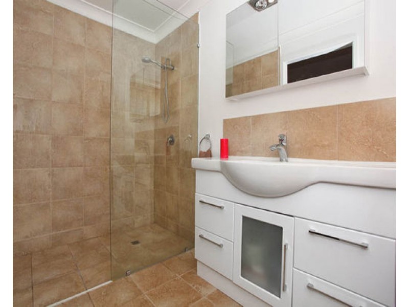 23 Parkes Drive, Helensvale QLD 4212