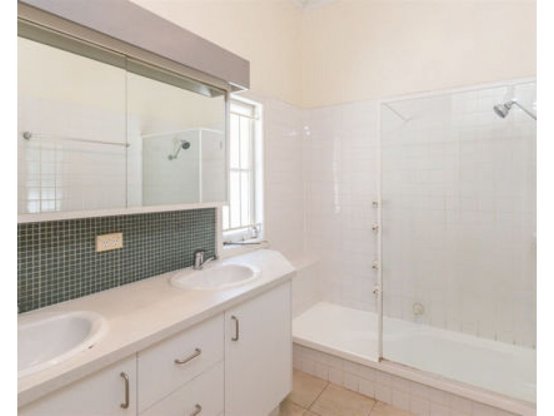 26 Clarendon Street, East Brisbane QLD 4169