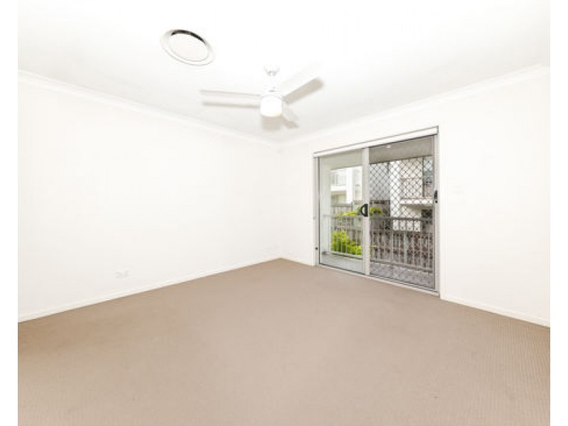 54 20 Kianawah Road South, Manly West QLD 4179
