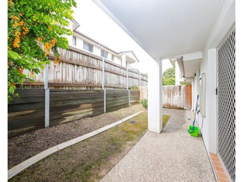 54 20 Kianawah Road South, Manly West QLD 4179