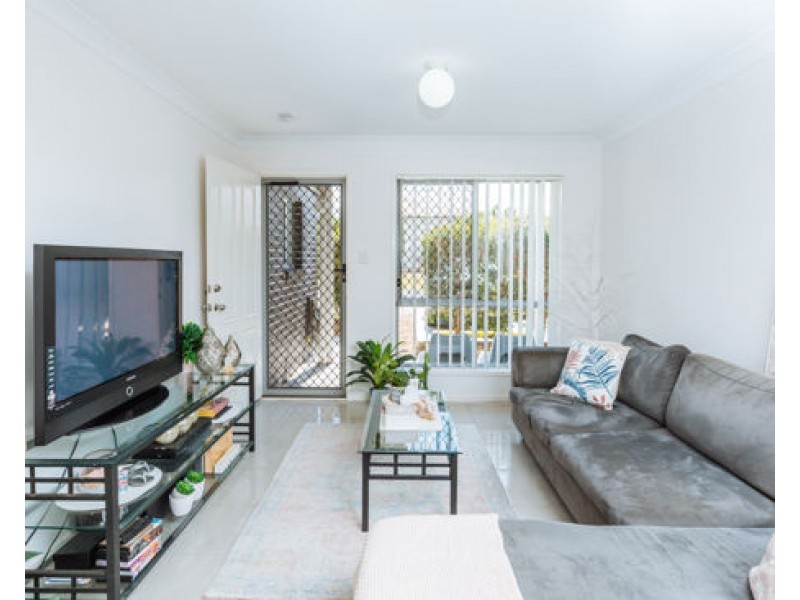 17/1 McAuley Parade, Pacific Pines QLD 4211