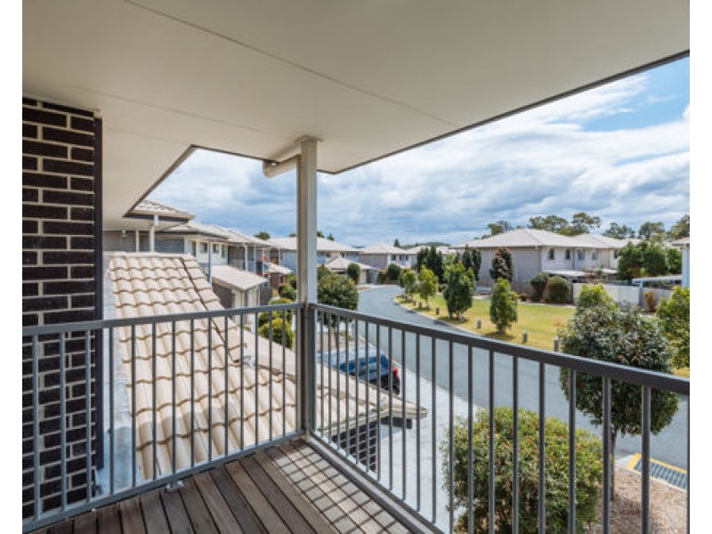 17/1 McAuley Parade, Pacific Pines QLD 4211