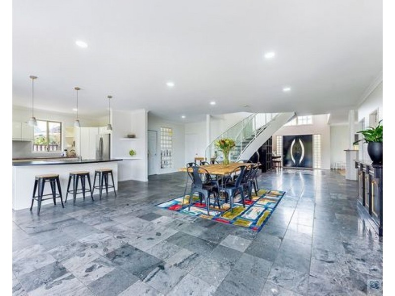 115 Port Jackson Blvd, Clear Island Waters QLD 4226