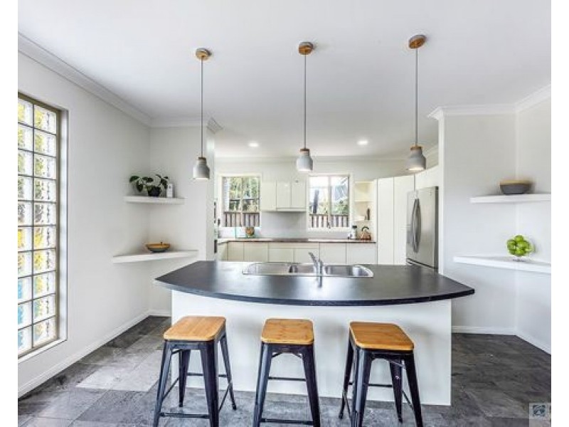 115 Port Jackson Blvd, Clear Island Waters QLD 4226