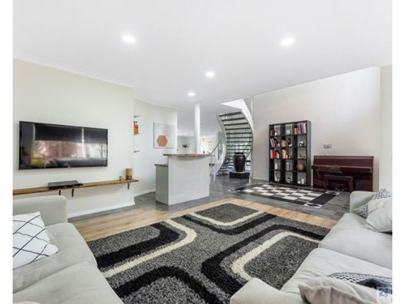 115 Port Jackson Blvd, Clear Island Waters QLD 4226