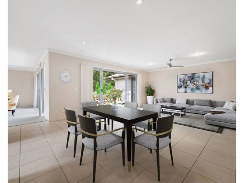 44 ROBERTS DRIVE, Maudsland QLD 4210