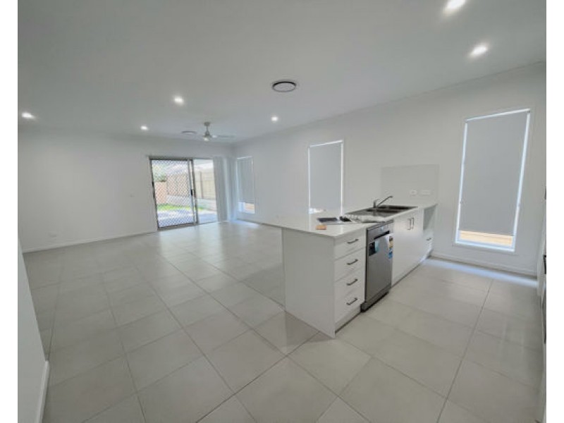 52 Fangipani Street, Rochedale QLD 4123