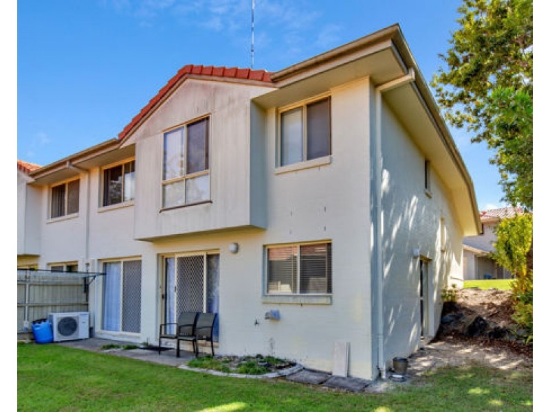 3 Arundel Drive, Arundel QLD 4214