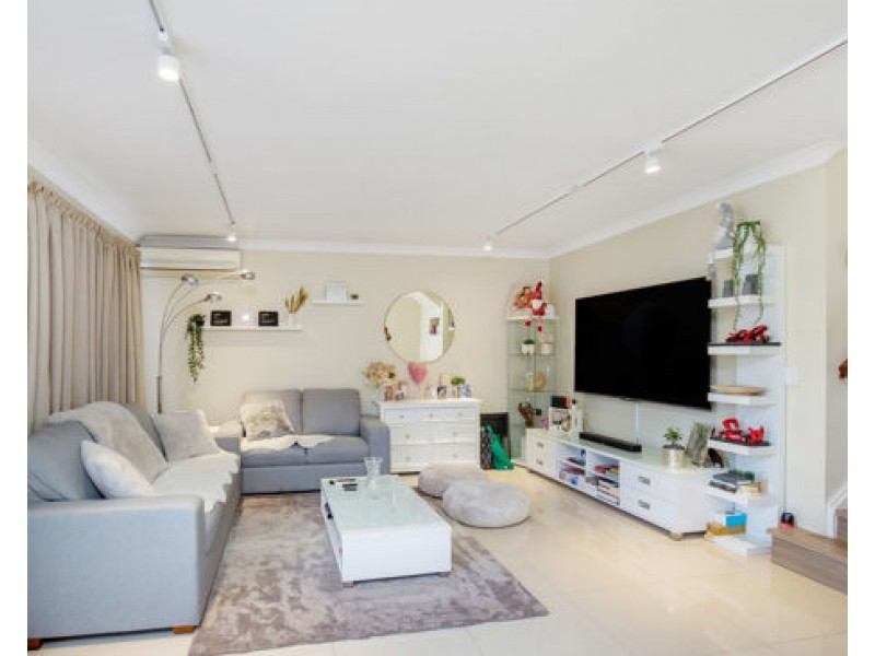 3 Arundel Drive, Arundel QLD 4214