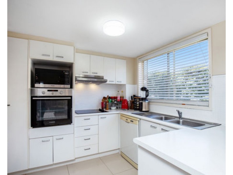 3 Arundel Drive, Arundel QLD 4214