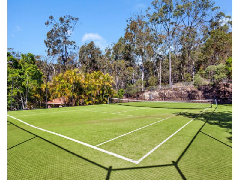 3 Arundel Drive, Arundel QLD 4214