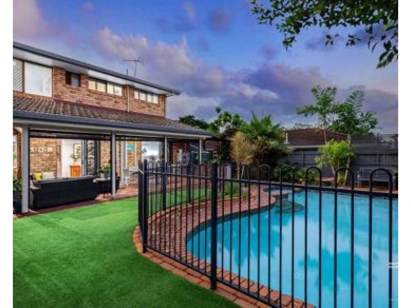 1 brodick street, Carindale QLD 4152