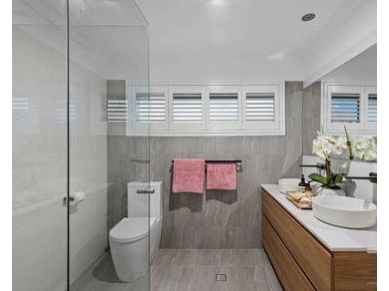 1 brodick street, Carindale QLD 4152