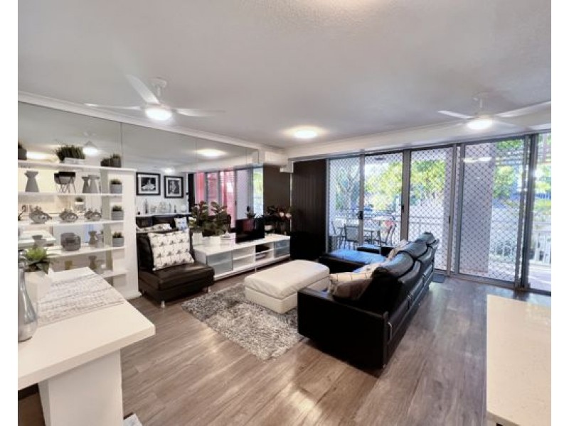 Unit 7/13-23 Bright Avenue, Labrador QLD 4215