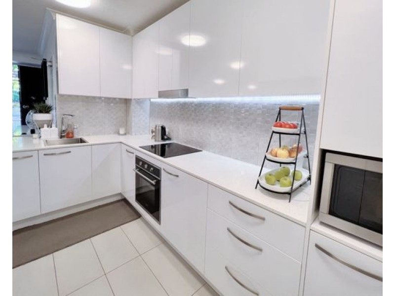 Unit 7/13-23 Bright Avenue, Labrador QLD 4215