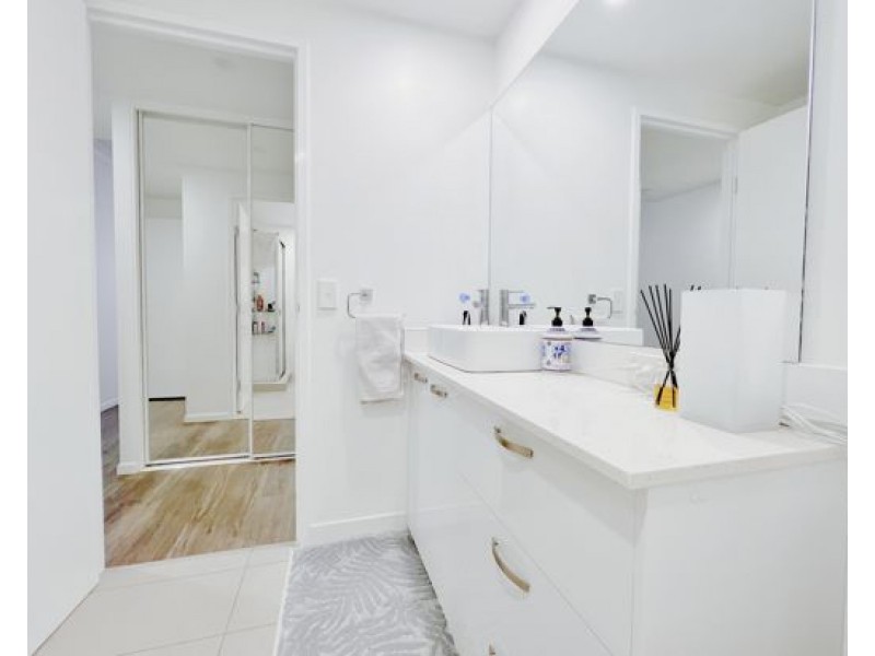 Unit 7/13-23 Bright Avenue, Labrador QLD 4215