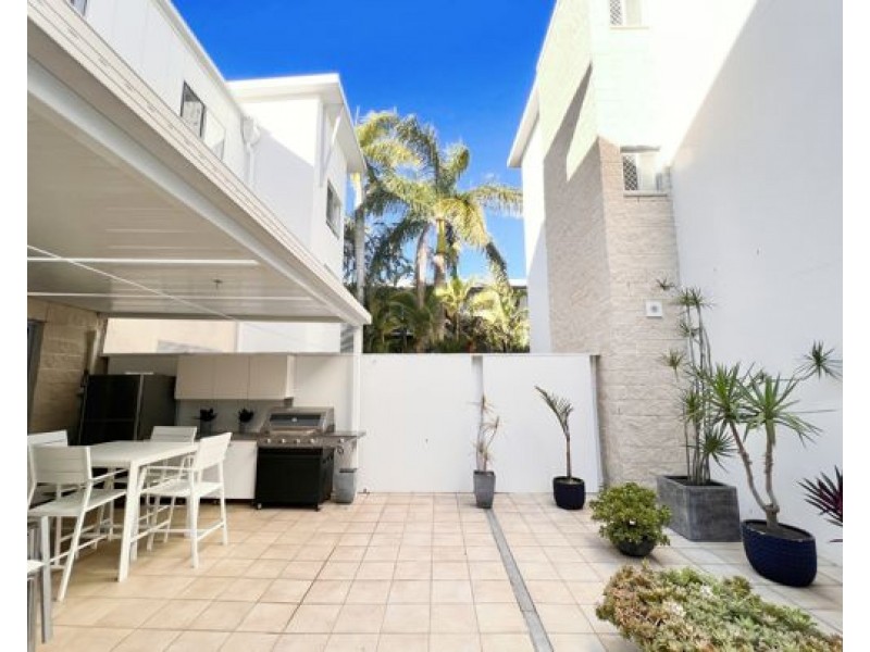Unit 7/13-23 Bright Avenue, Labrador QLD 4215