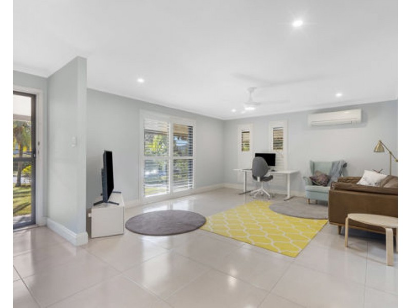 37 Firthshire Street, Mansfield QLD 4122