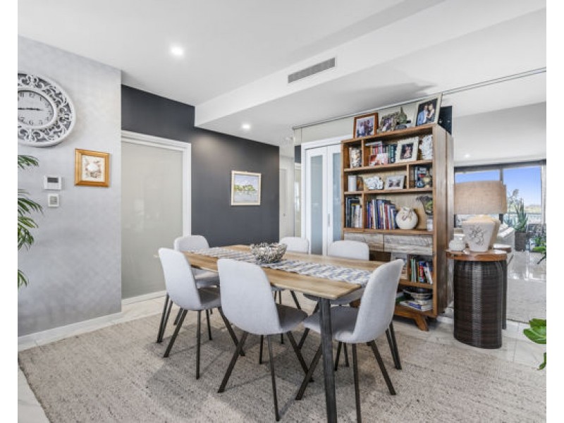 4201/5 Harbour Side Court, Biggera Waters QLD 4216