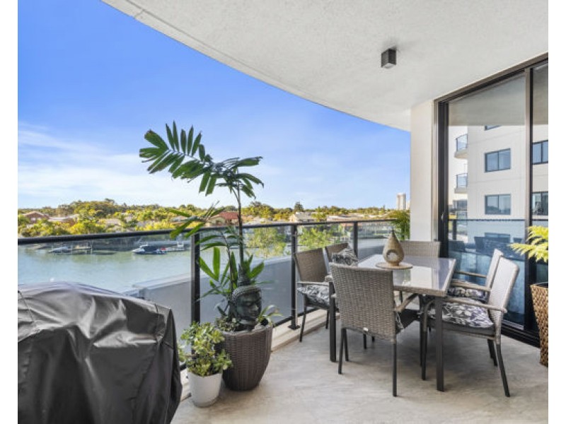 4201/5 Harbour Side Court, Biggera Waters QLD 4216