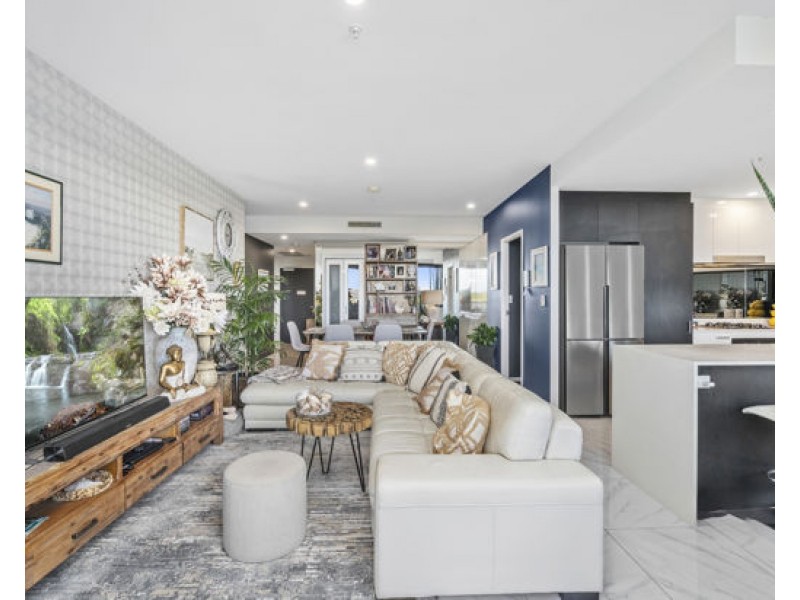 4201/5 Harbour Side Court, Biggera Waters QLD 4216