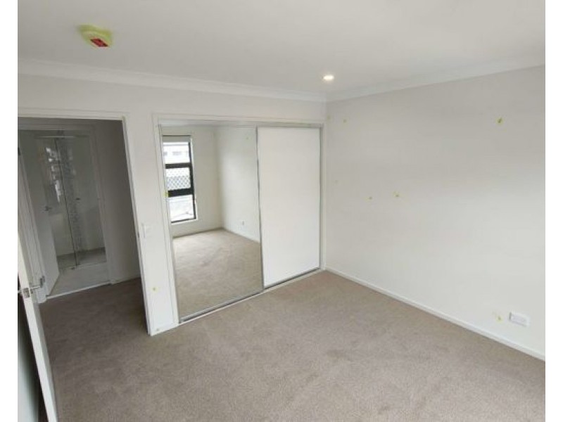 12 Townsville Cres, Deception Bay QLD 4508