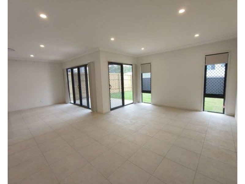 12 Townsville Cres, Deception Bay QLD 4508