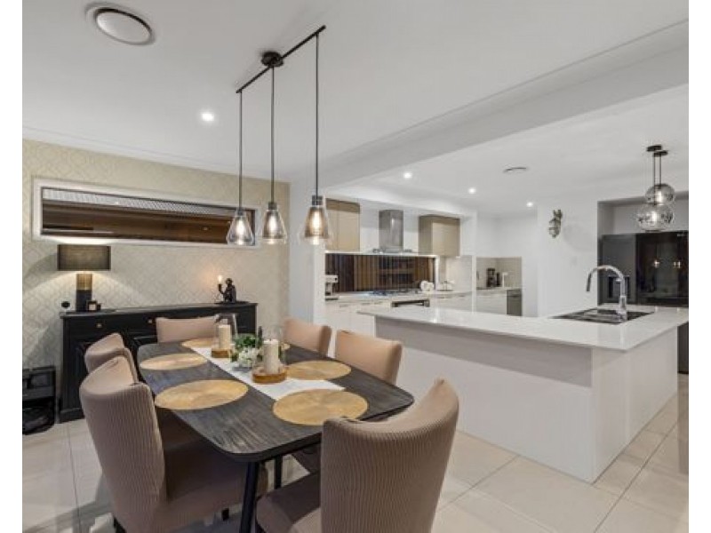 29 Laurel Drive, Helensvale QLD 4212